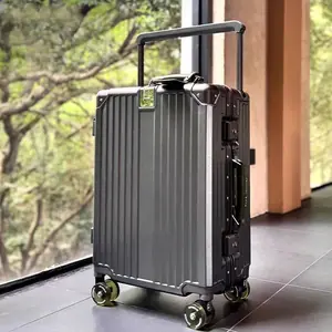 حقيبة سفر مزودة بقفل أمان TSA متوفرة على موقع agraad.net